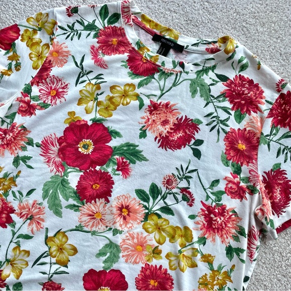 Forever 21 | Women’s Graphic Cropped T-Shirt | SMALL - Picture 3 of 5